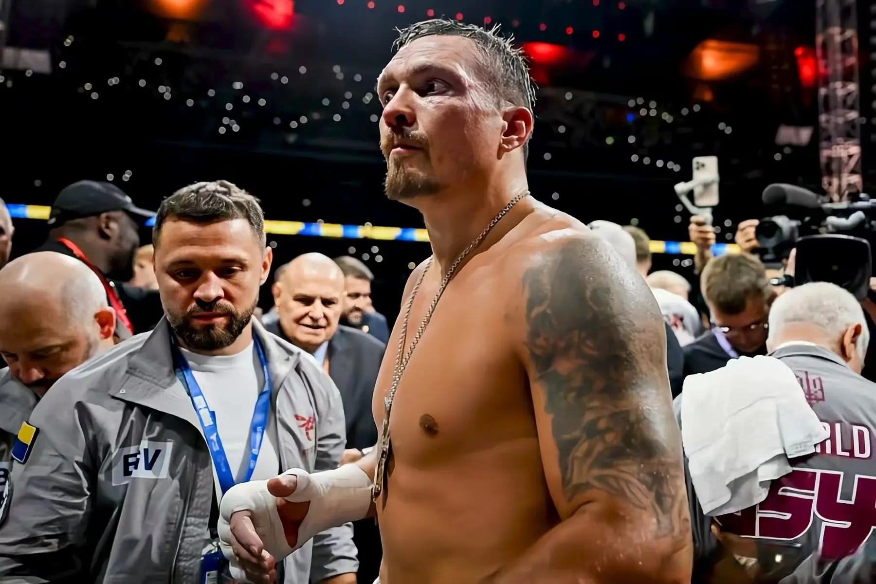 WBA, WBO冠军, 放弃还是迎