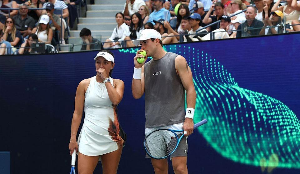 AA, 不敌汤森德, 金娜