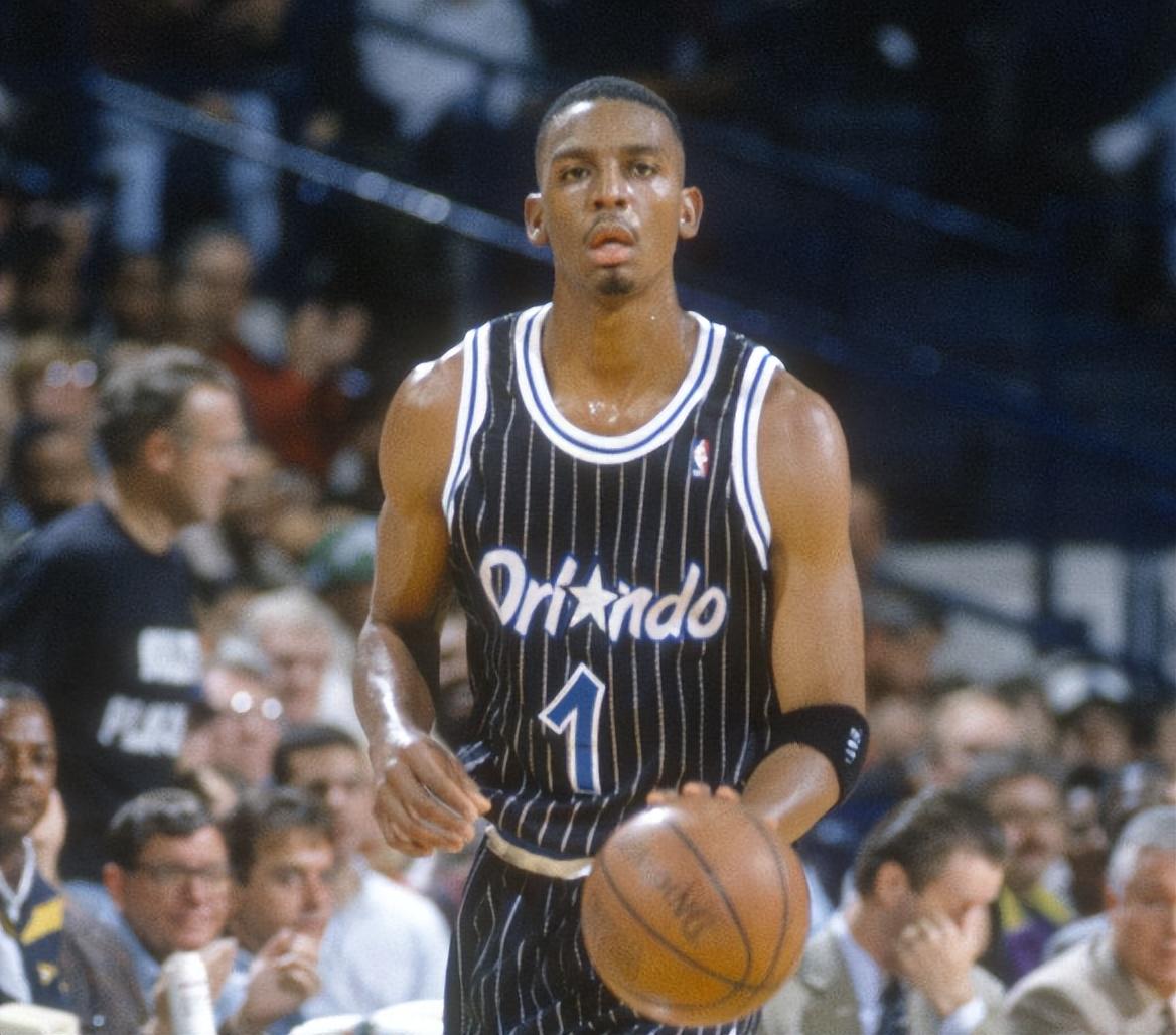 爵士, 奥尼尔, 一防