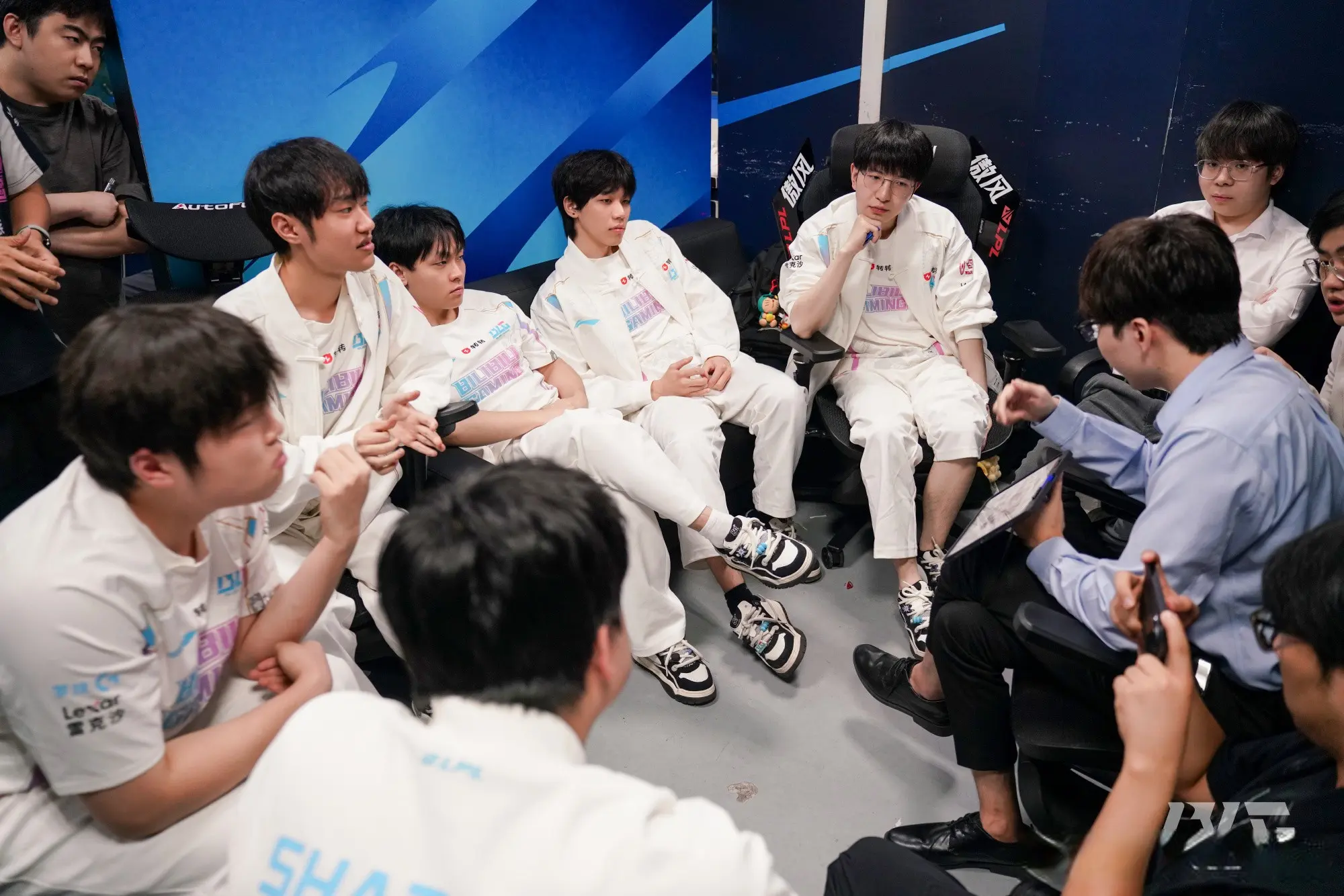 的队伍, 段给打断了