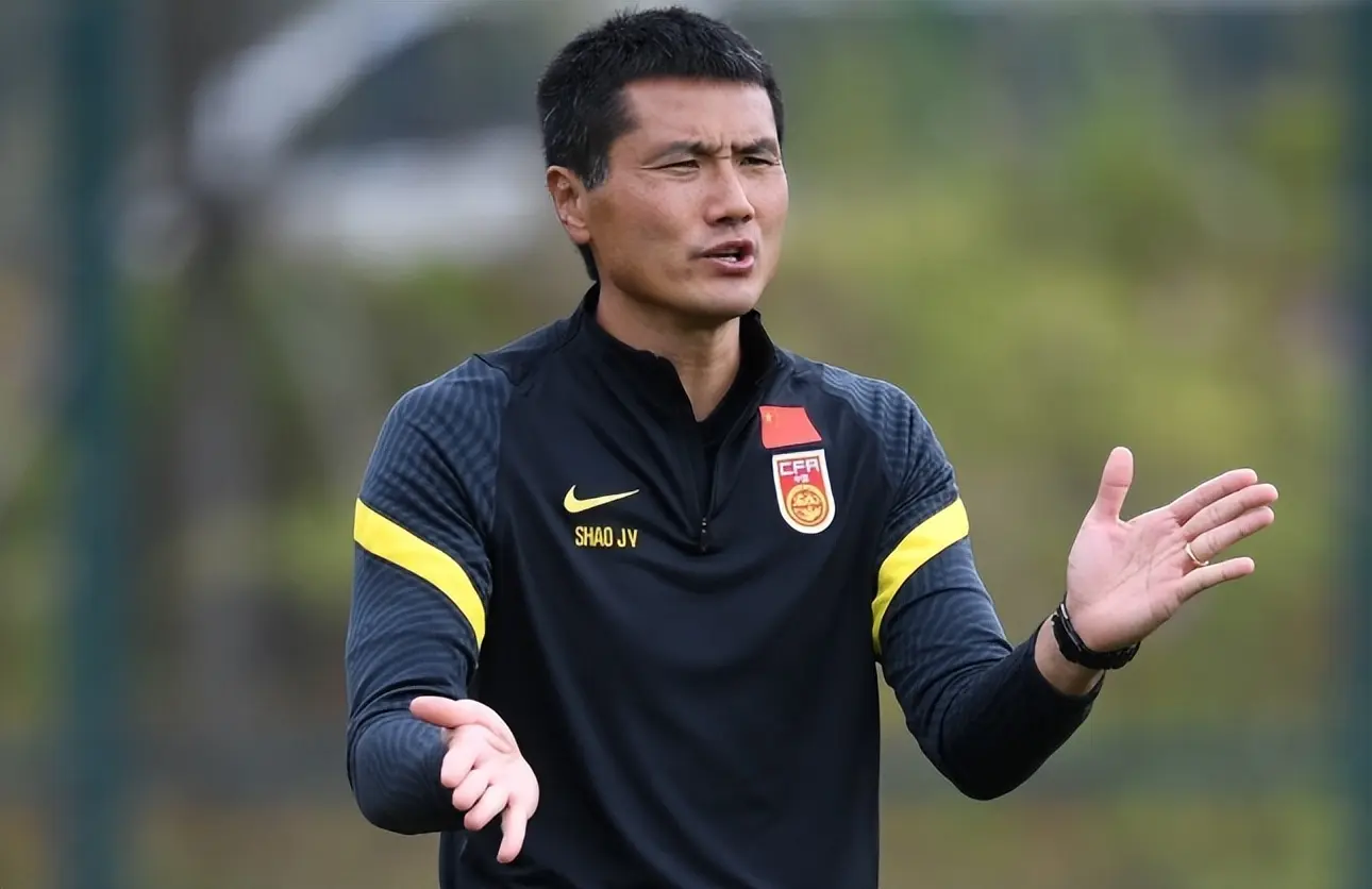 alt, 格入主国足